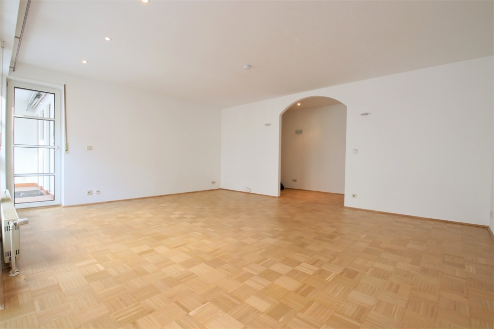 Großzügige 4-Zimmer-Wohnung mit zwei Balkonen in Darmstadt / Mitte - Photo 2