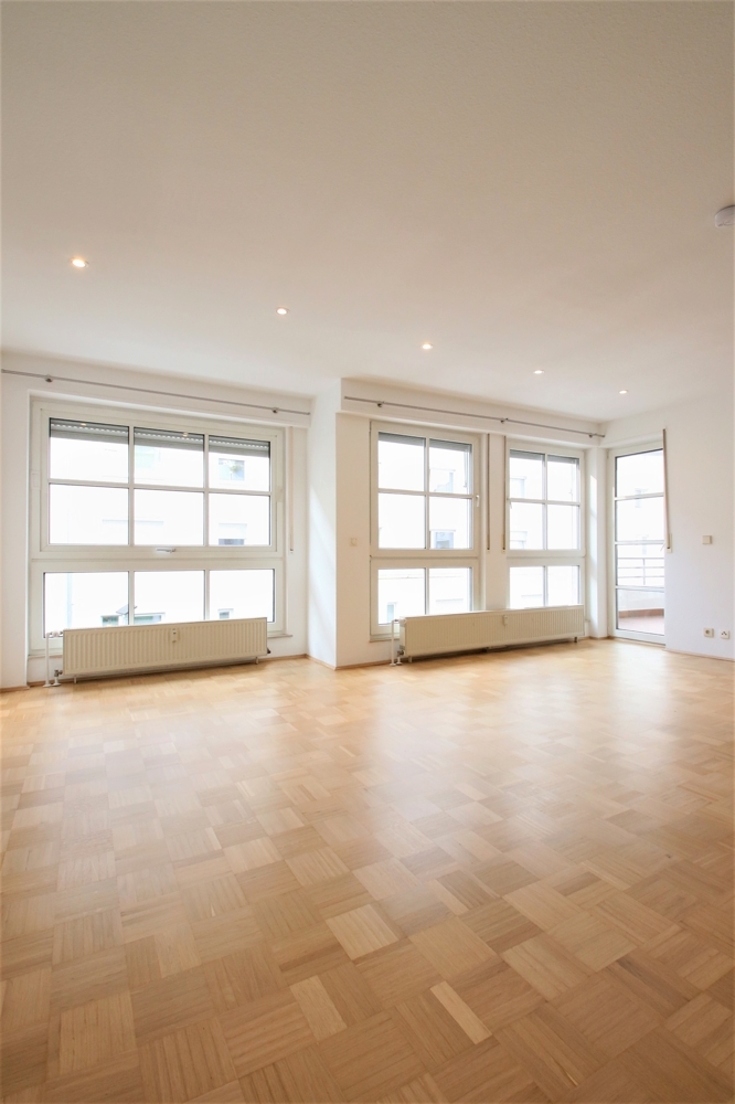 Großzügige 4-Zimmer-Wohnung mit zwei Balkonen in Darmstadt / Mitte - Photo 1