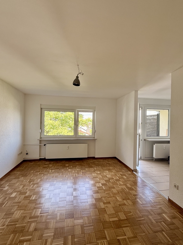 Großzügige 2-Zimmer-Wohnung mit Balkon, Stellplatz und Einbauküche in ruhiger Wohnlage von Griesheim - Photo 2
