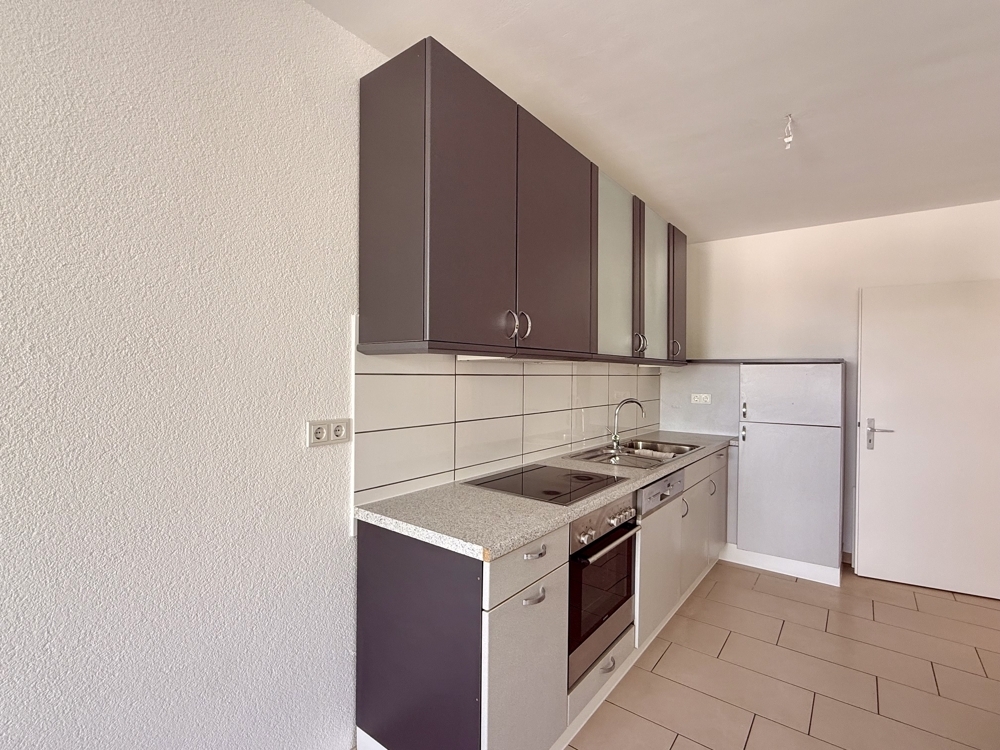 Großzügige 2-Zimmer-Wohnung mit Balkon, Stellplatz und Einbauküche in ruhiger Wohnlage von Griesheim - Photo 5