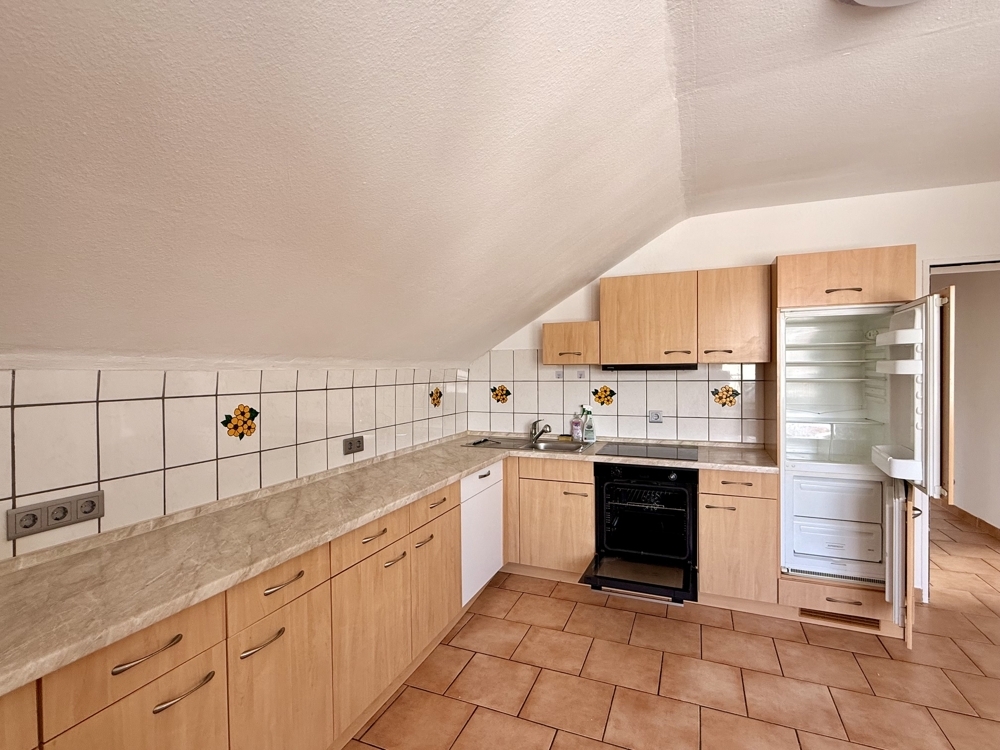 Lichtdurchflutete 3,5-Zimmer-Wohnung mit Südbalkon, Weitblick & Stellplatz in Reinheim - Foto 4