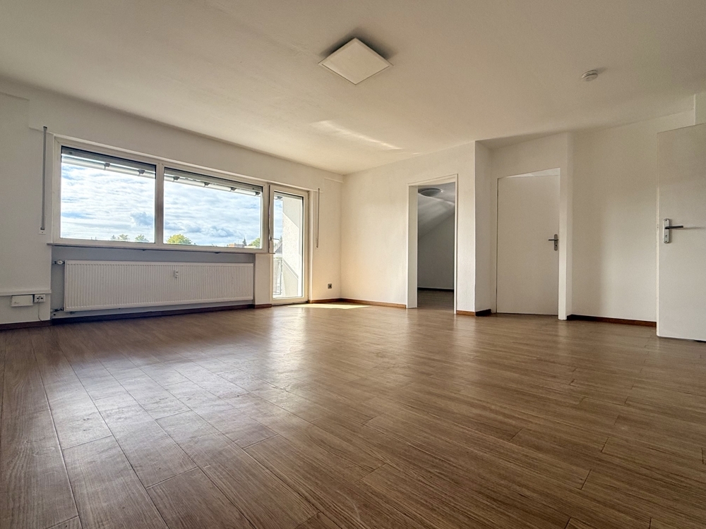 Lichtdurchflutete 3,5-Zimmer-Wohnung mit Südbalkon, Weitblick & Stellplatz in Reinheim - Foto 2