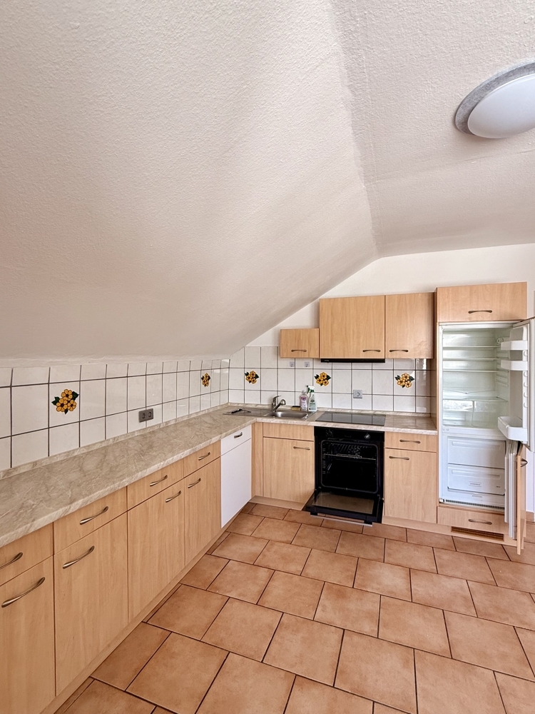 Lichtdurchflutete 3,5-Zimmer-Wohnung mit Südbalkon, Weitblick & Stellplatz in Reinheim - Foto 5