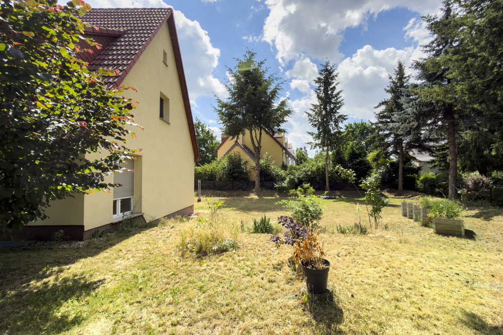 Garten Straßenansicht