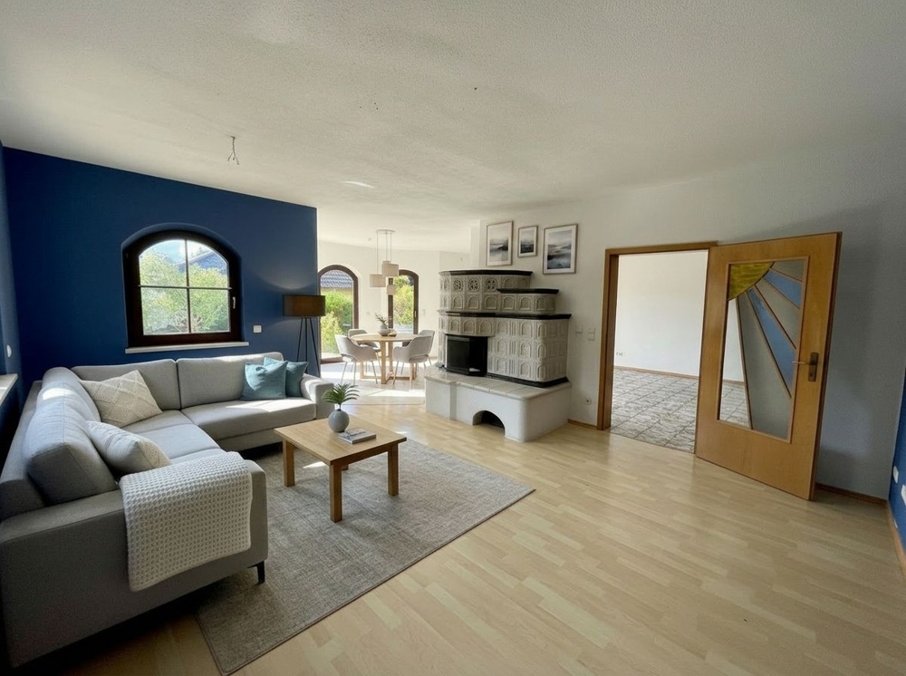 Wohnzimmer möbliert