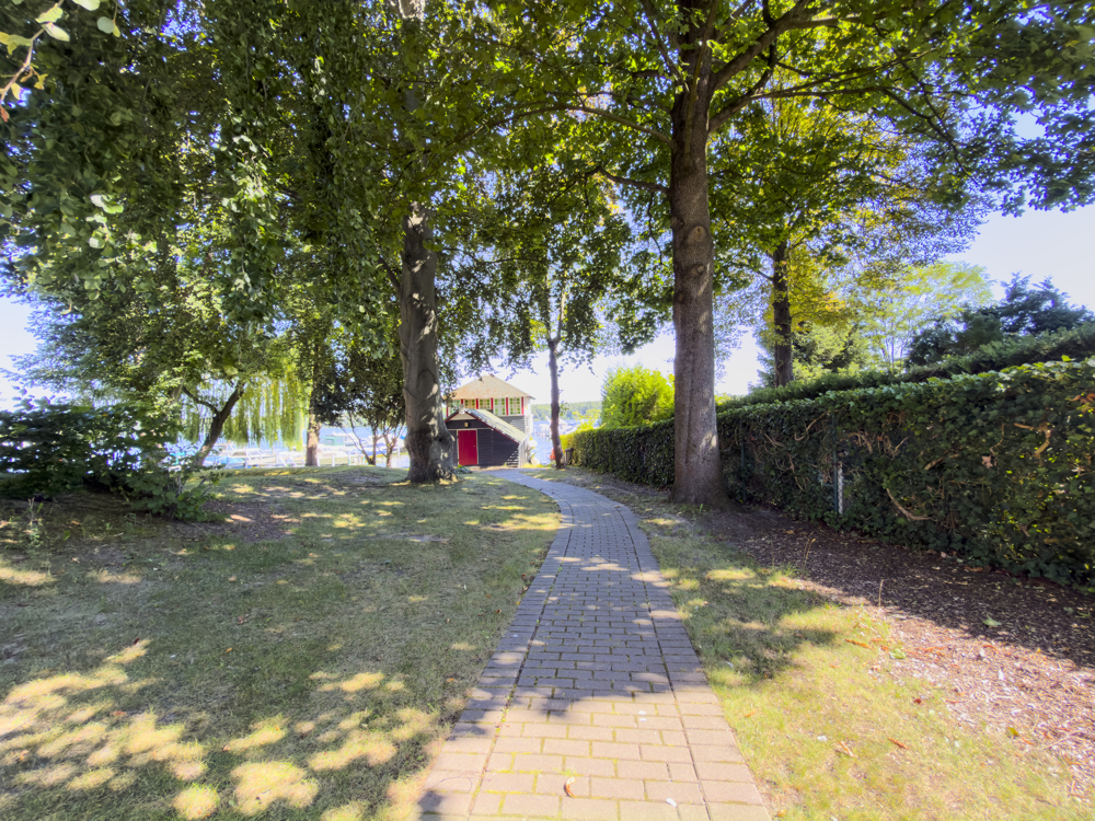 Weg zum Garten