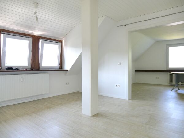 helle Dachgeschosswohnung