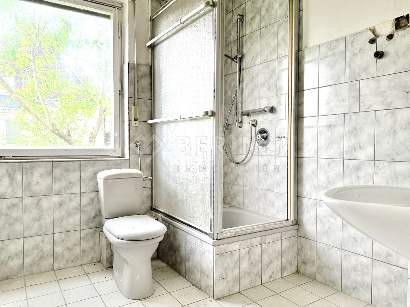 mit Dusche/WC