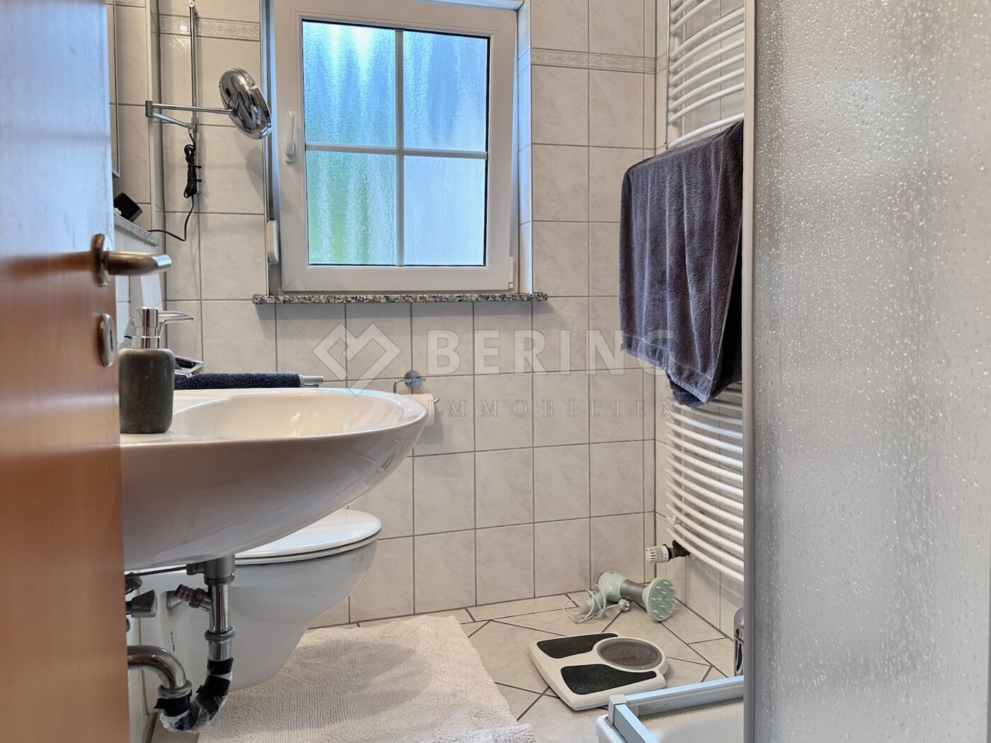 Bad mit Dusche/WC