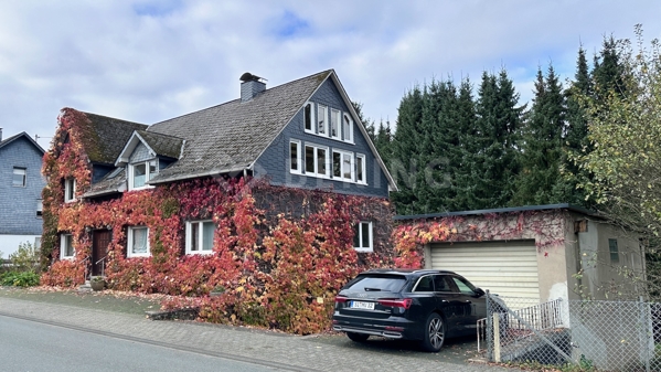 Objektansicht m. Garage
