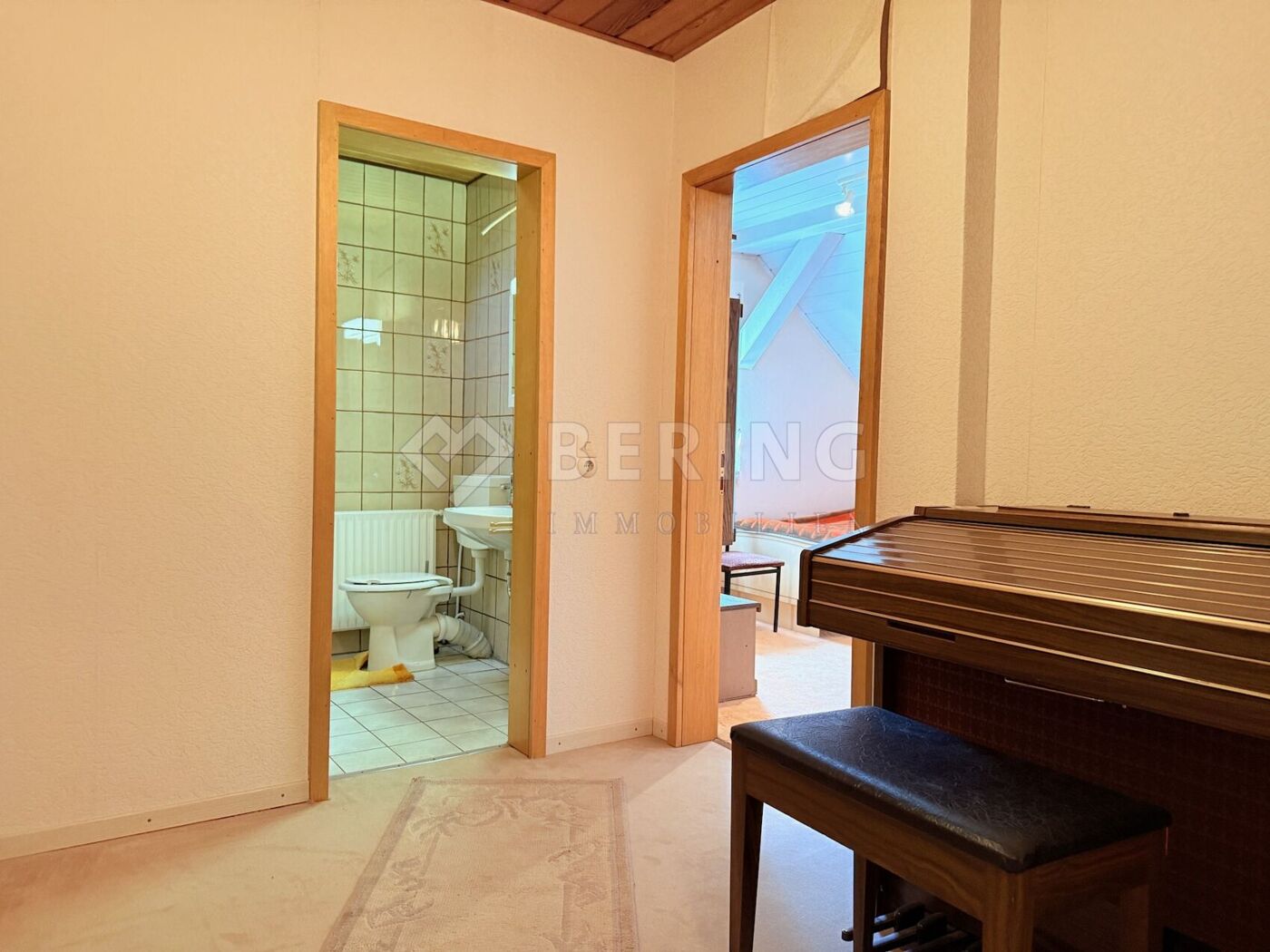 ...zentraler Flur im DG