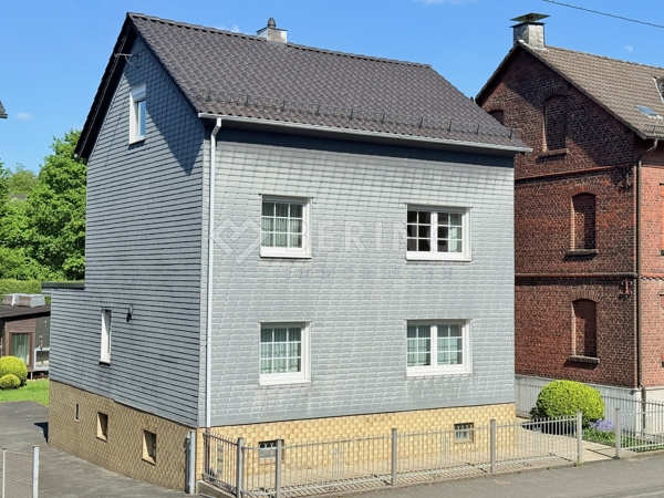 Mit Einfahrt 