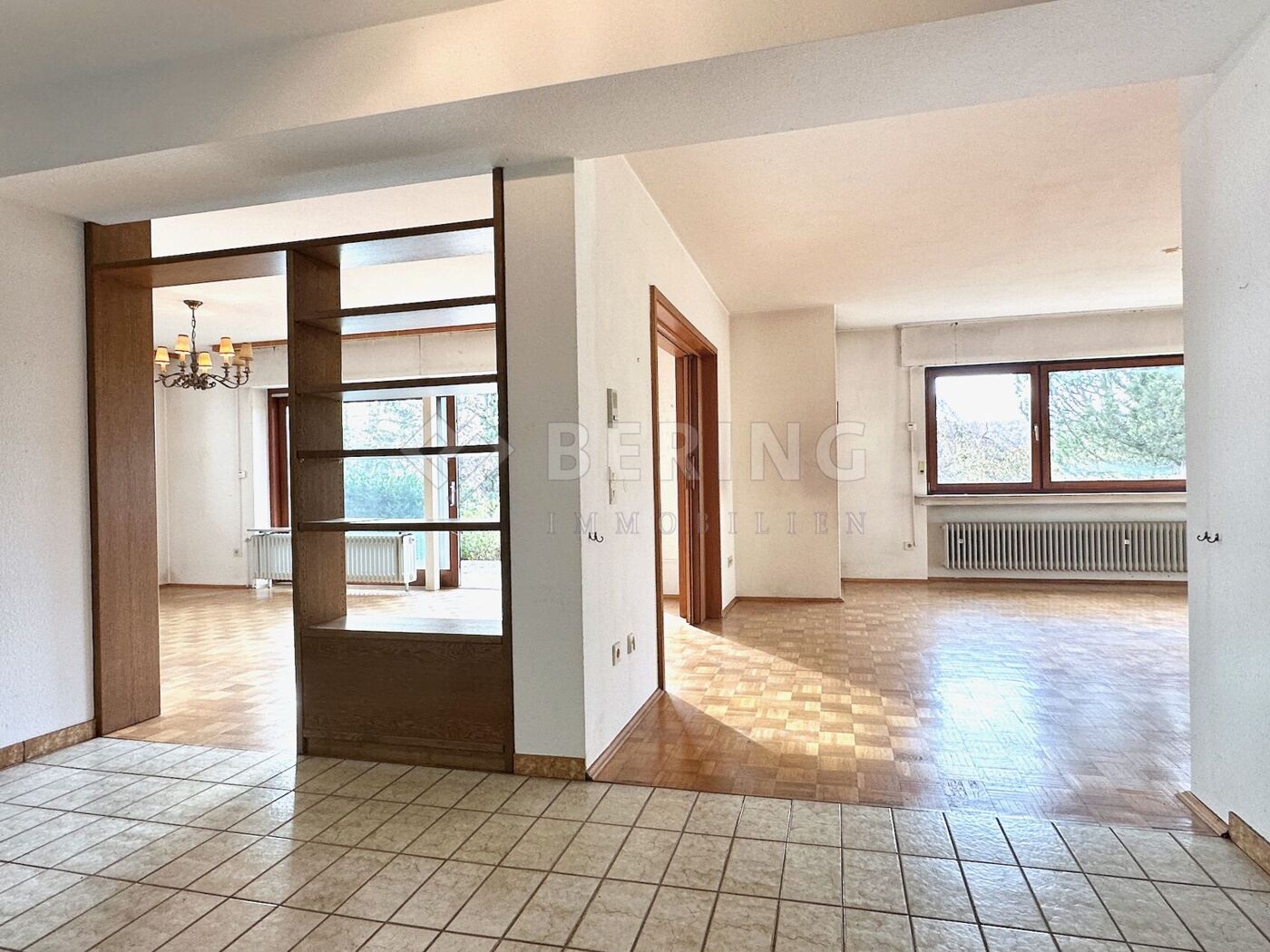 Mit Blick in den Wohnbereich