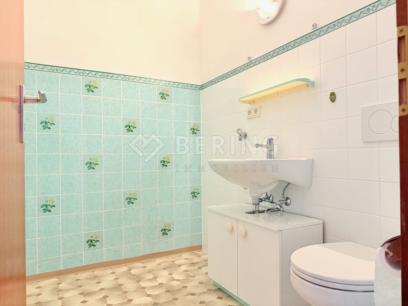 WC mit Waschmaschinenanschluss