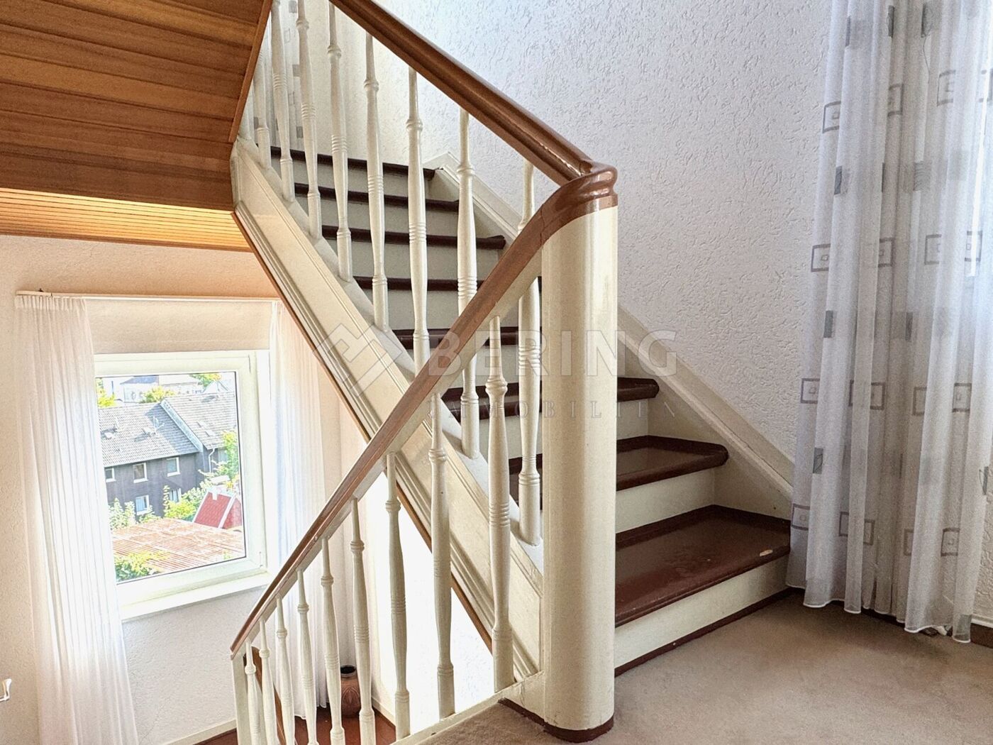 schöne Holztreppe