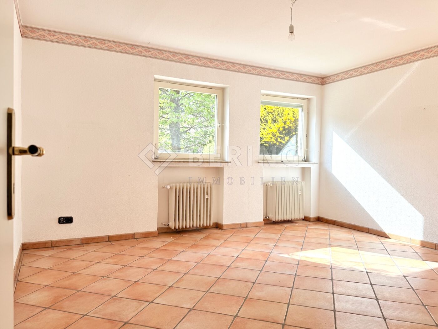 Zimmer UG (Wohnen)