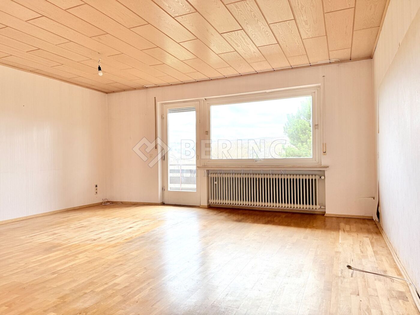 Wohnzimmer mit Parkett