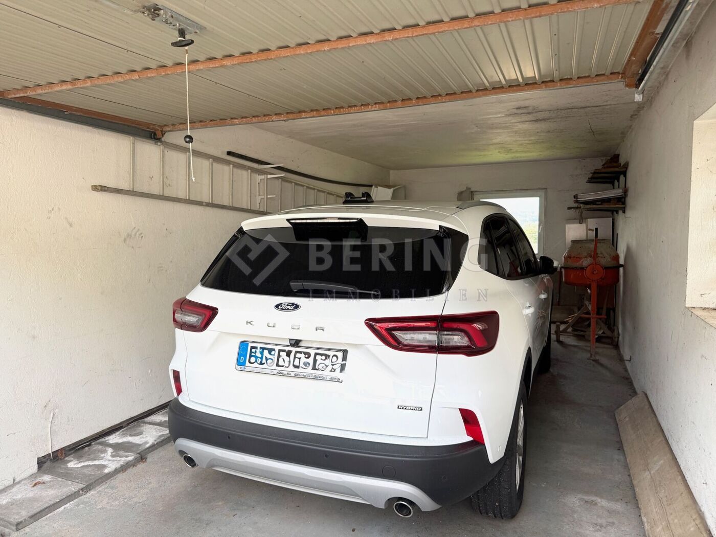 Große Garage