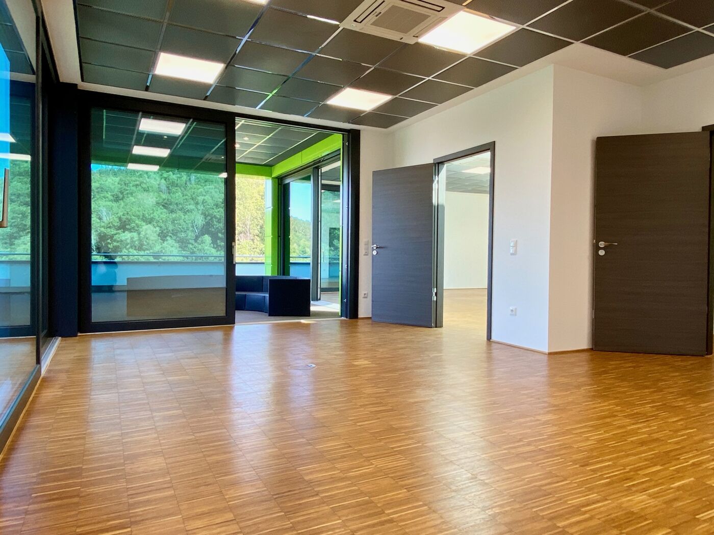 Büro 1 mit Zugang ...