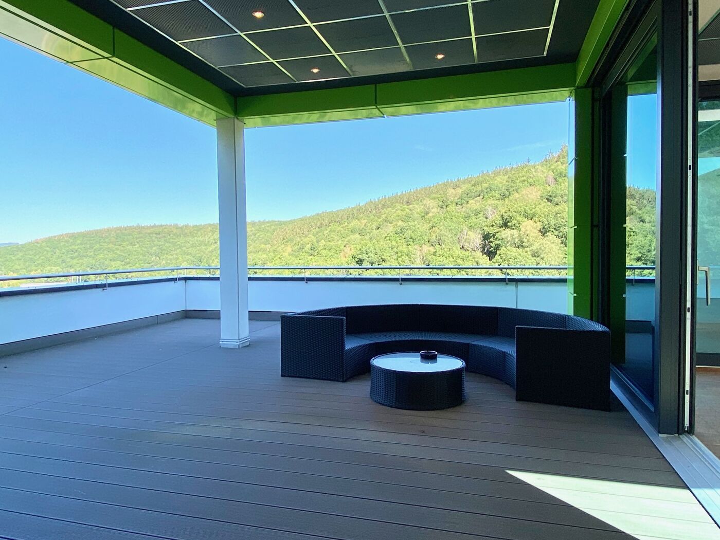 ... auf die Dachterrasse