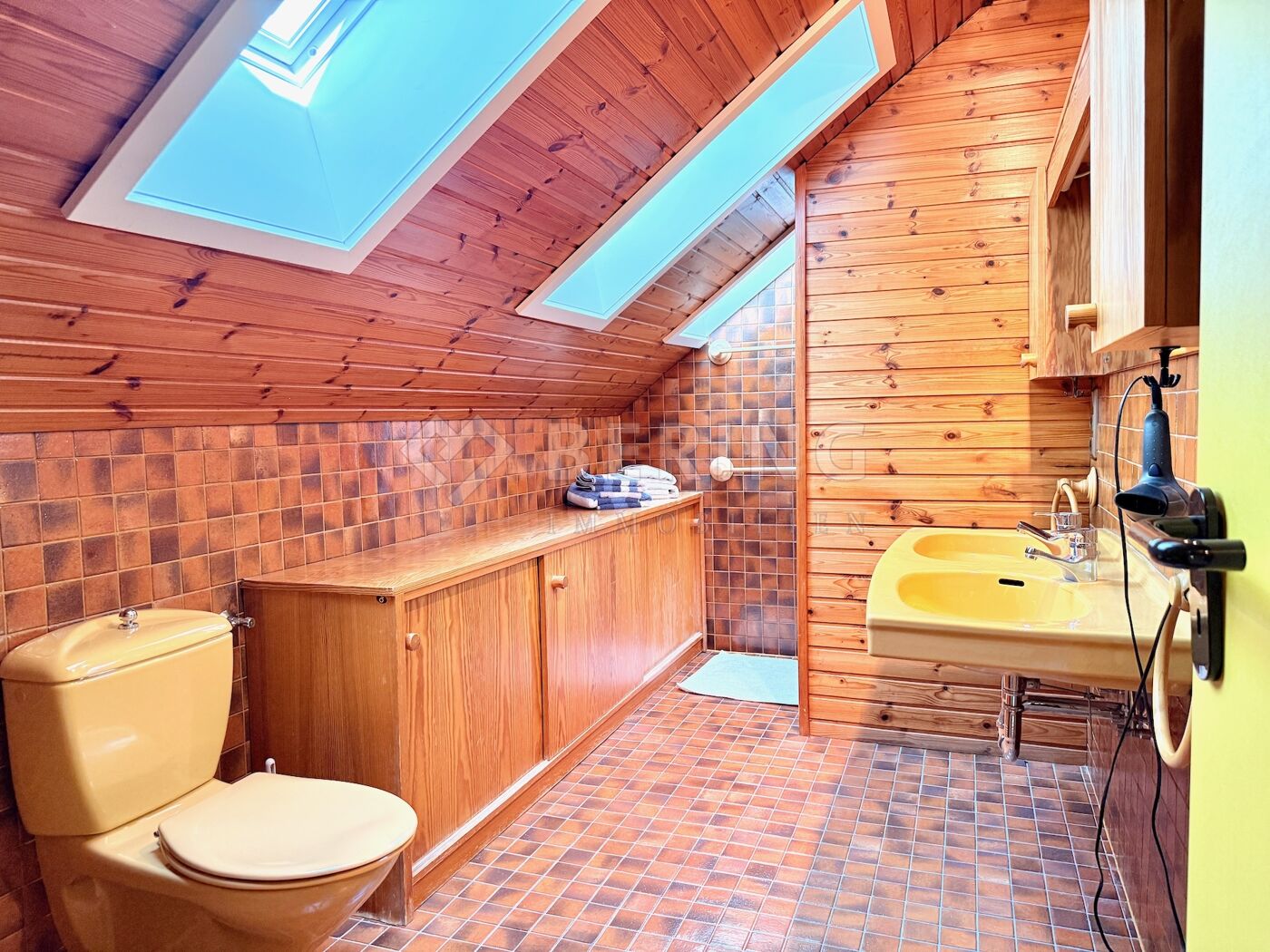 Badezimmer im DG