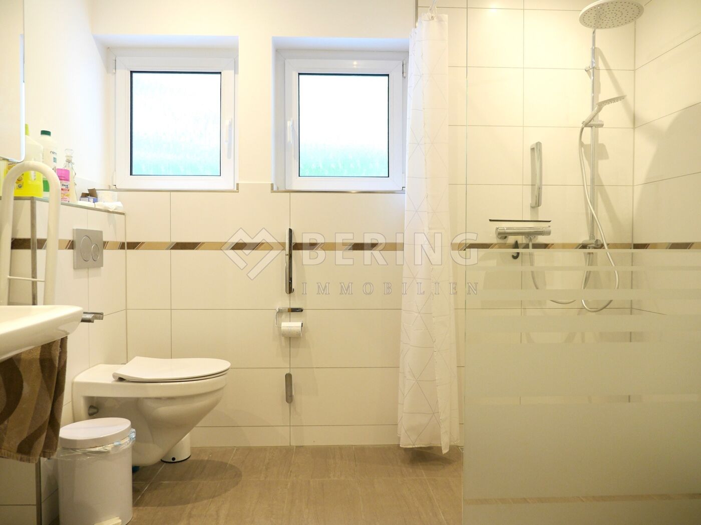 modernisiertes Badezimmer
