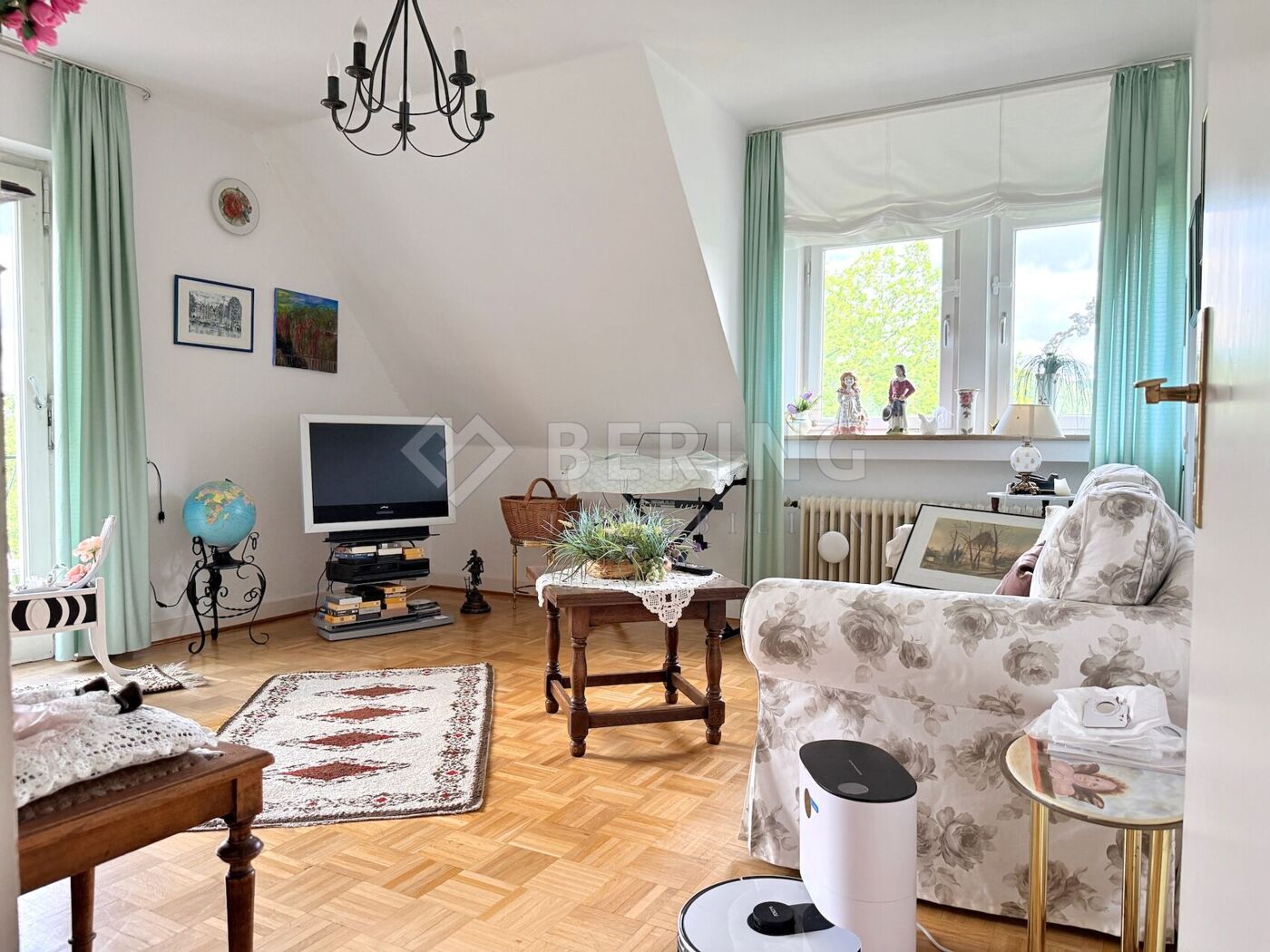 Zimmer 2 mit Balkon