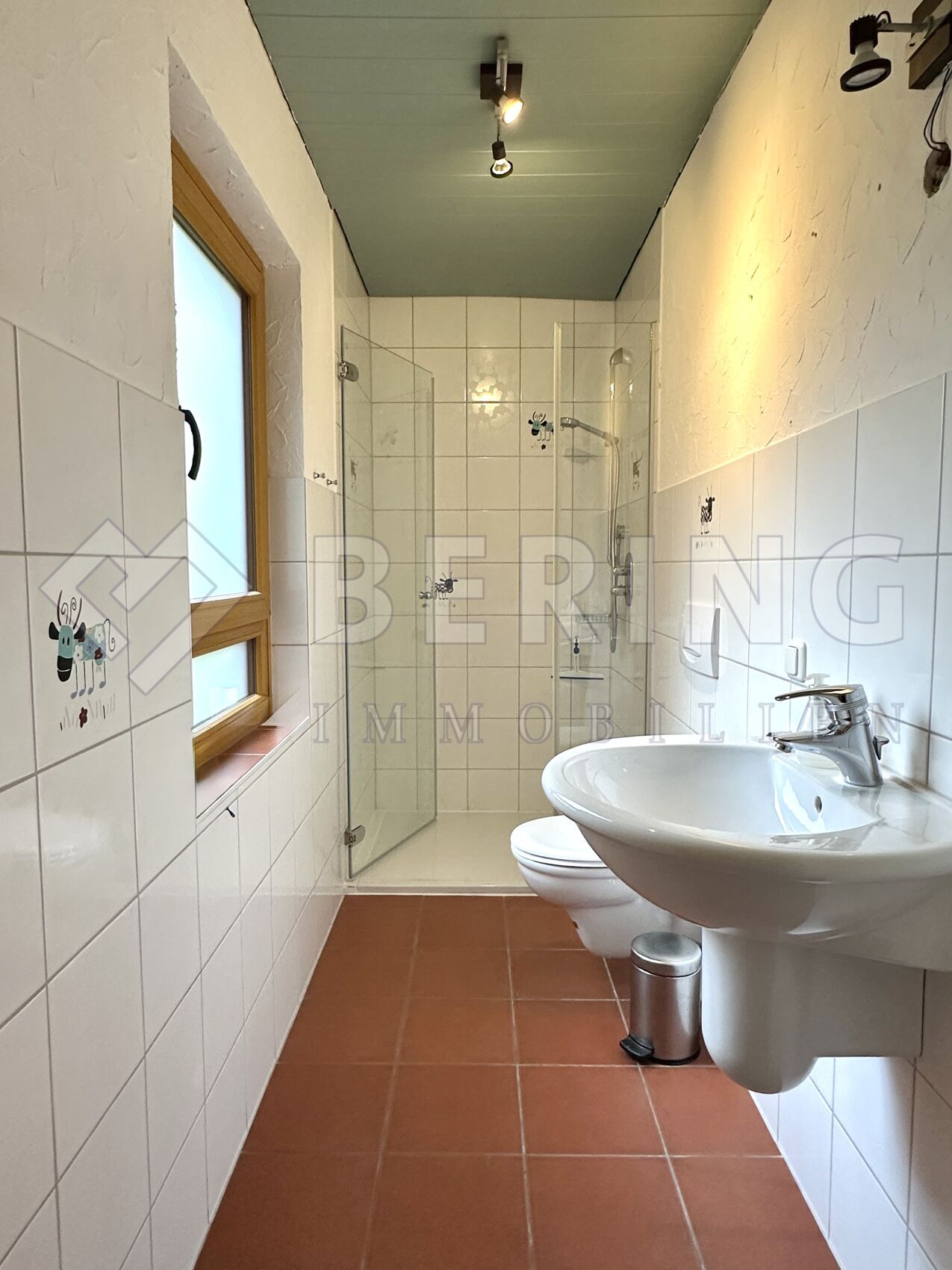 Gäste-WC mit Dusche