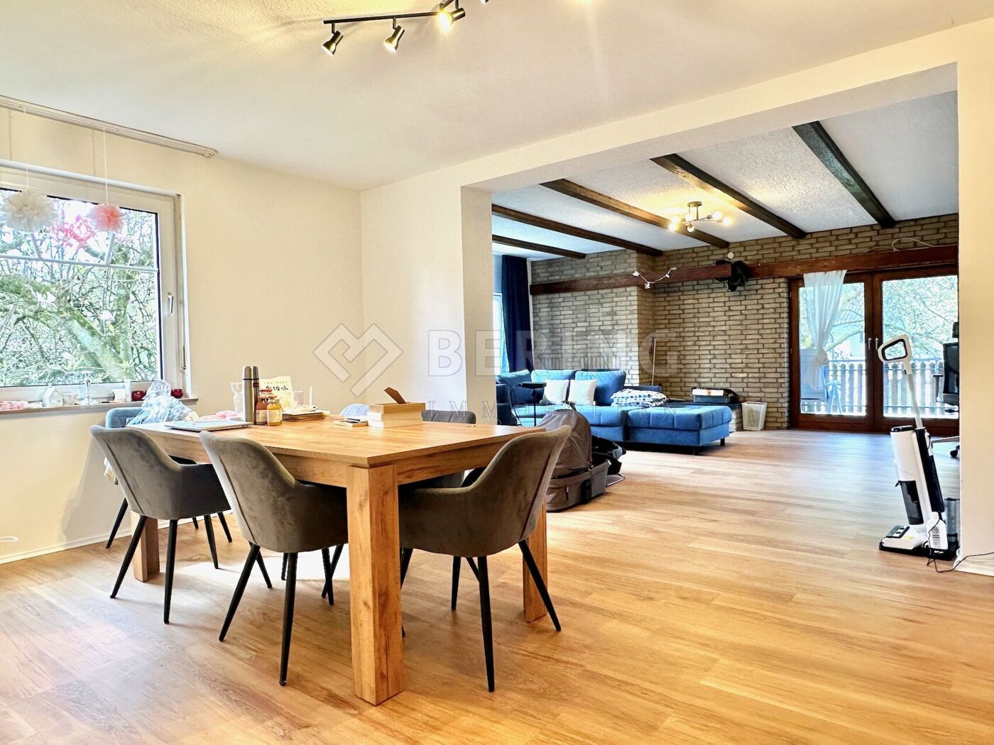 Offener Wohn-/ Essbereich