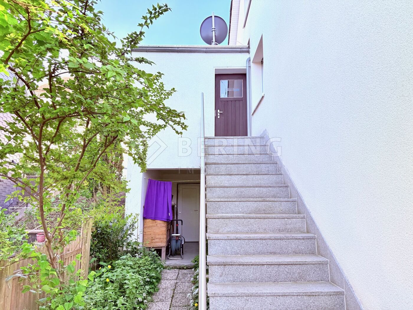 Treppenaufgang zur Garage