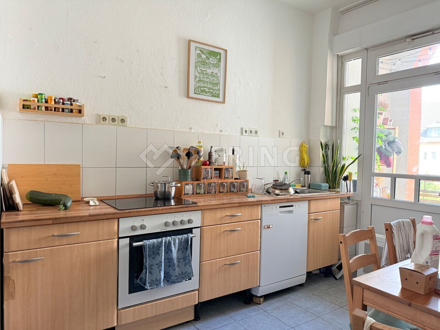 WE 2: Küche mit Balkon im 1.OG