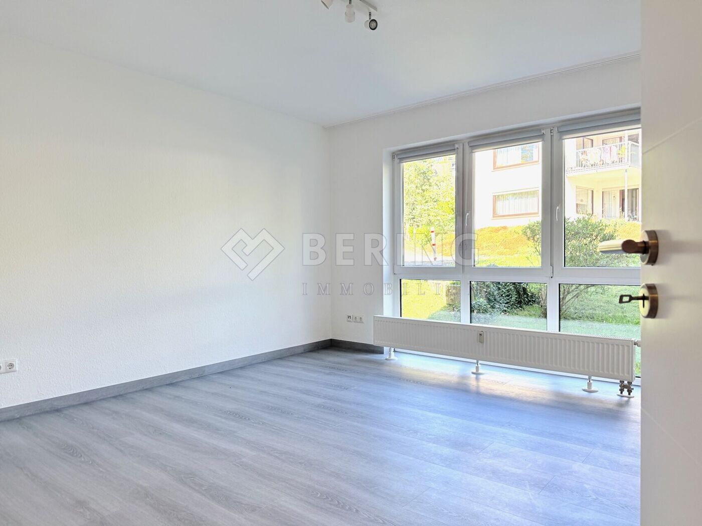 Schlafzimmer mit Zugang auf die Terrasse