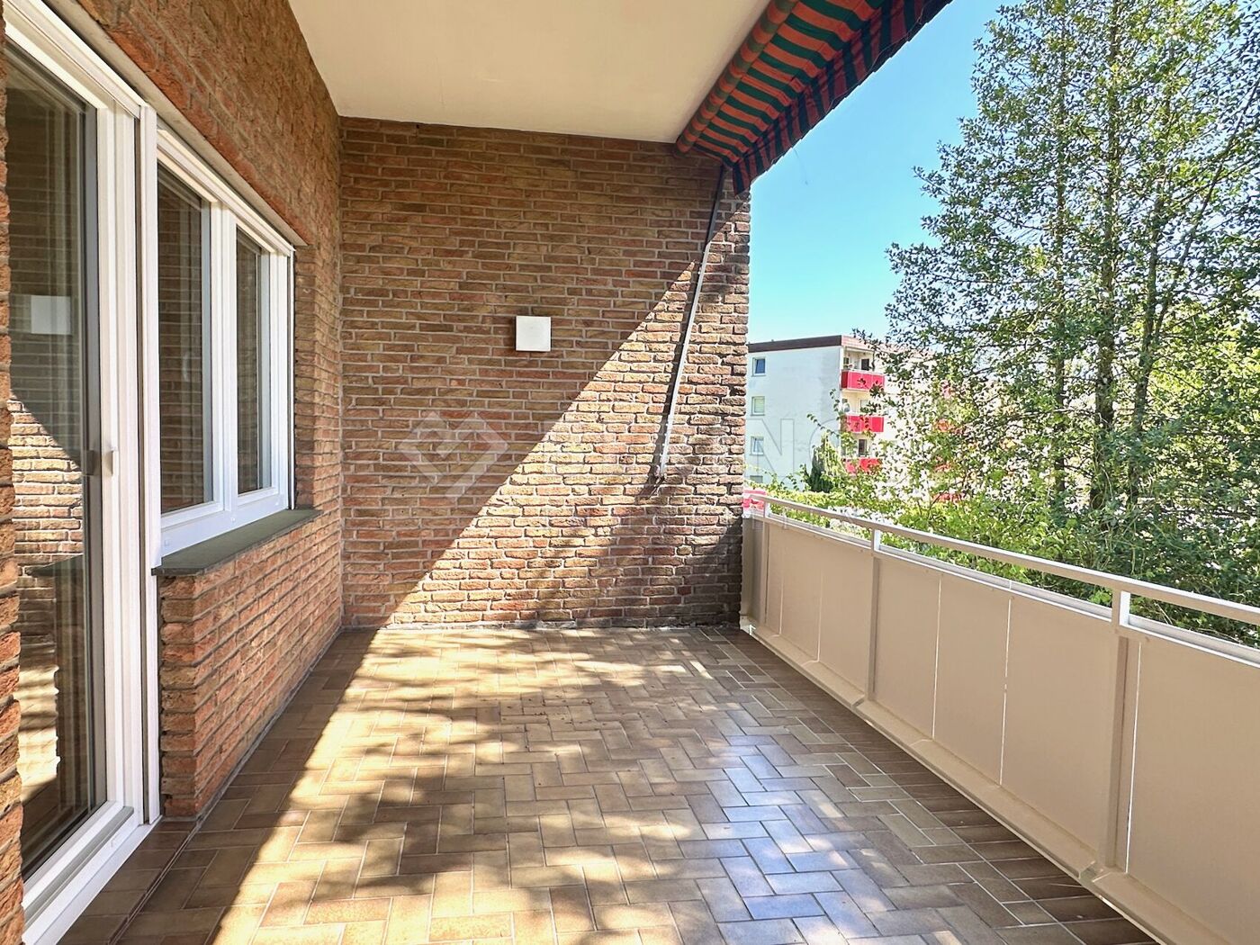  Loggia