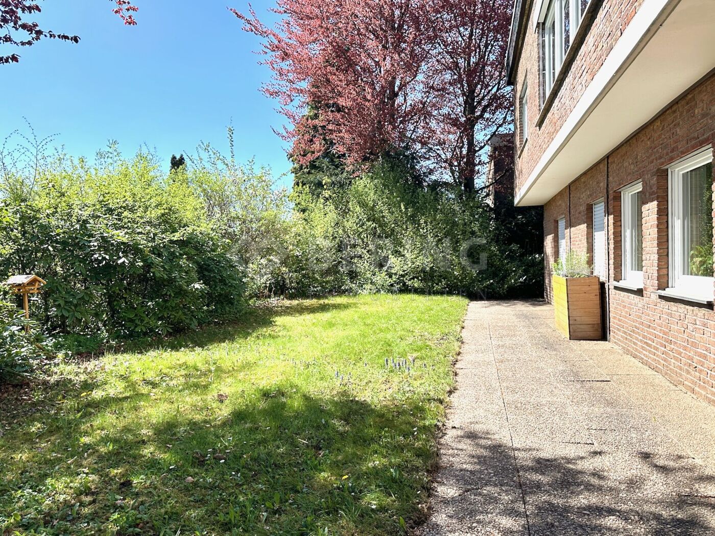 Flaches Grundstück mit Gartennutzung