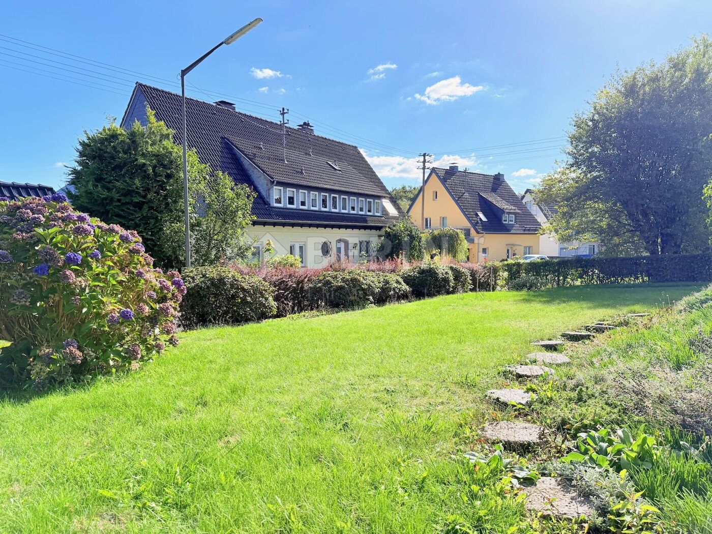 Grundstück hinterm Haus