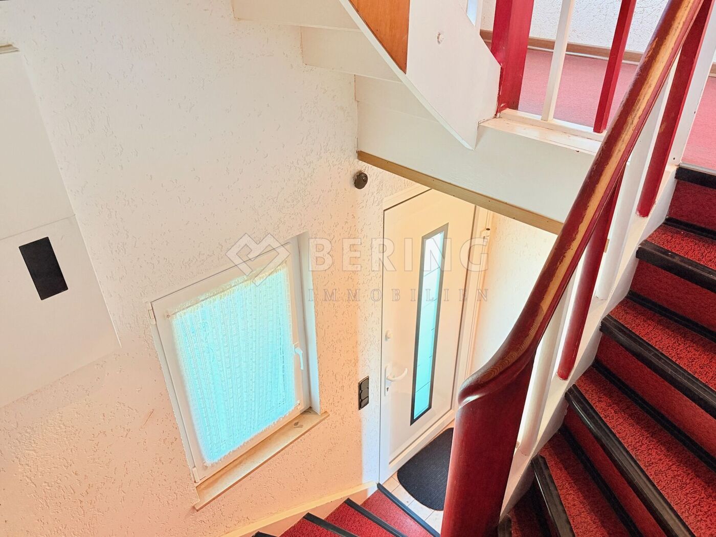 Treppenhaus ins Dachgeschoss