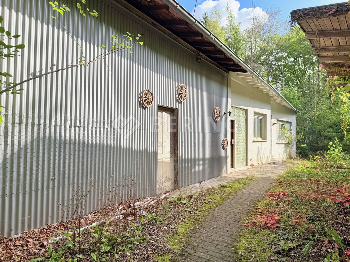 Hinterm Haus
