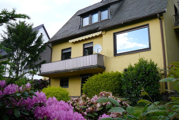 Rückansicht im Sommer