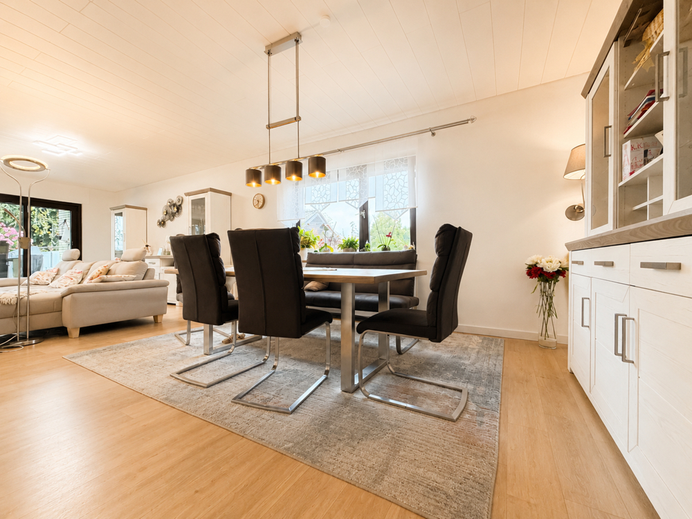 Wohnen mit Weitblick / 135 qm Maisonette, Sonnenterrasse & 2 Garagen... - Photo 2