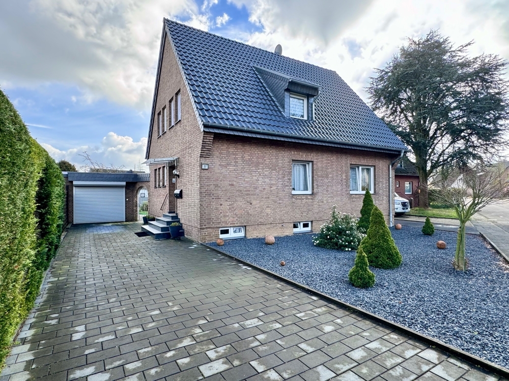6 Zimmer Einfamilienhaus zum / zur Kauf in Tönisvorst (Objektnummer 381