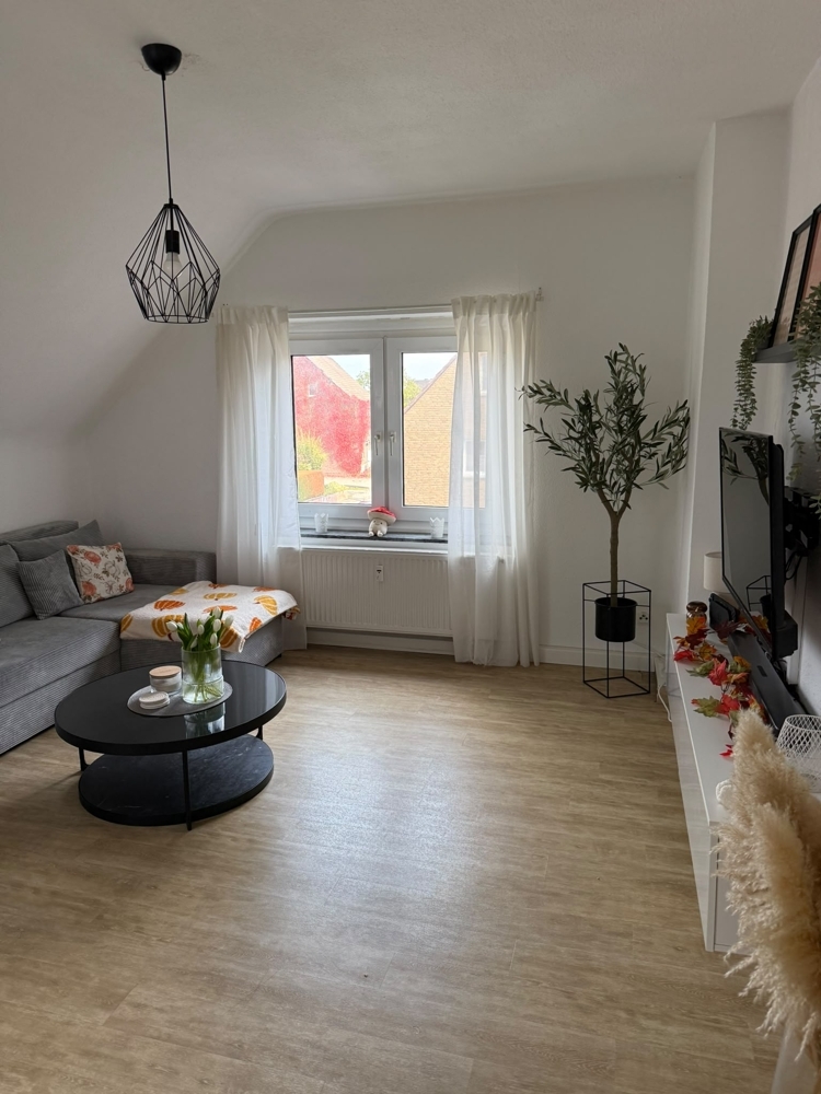 Gepflegte 3-Zimmer-Dachgeschoss-Wohnung in ruhiger Wohnlage von Schwalmtal... - Photo 2
