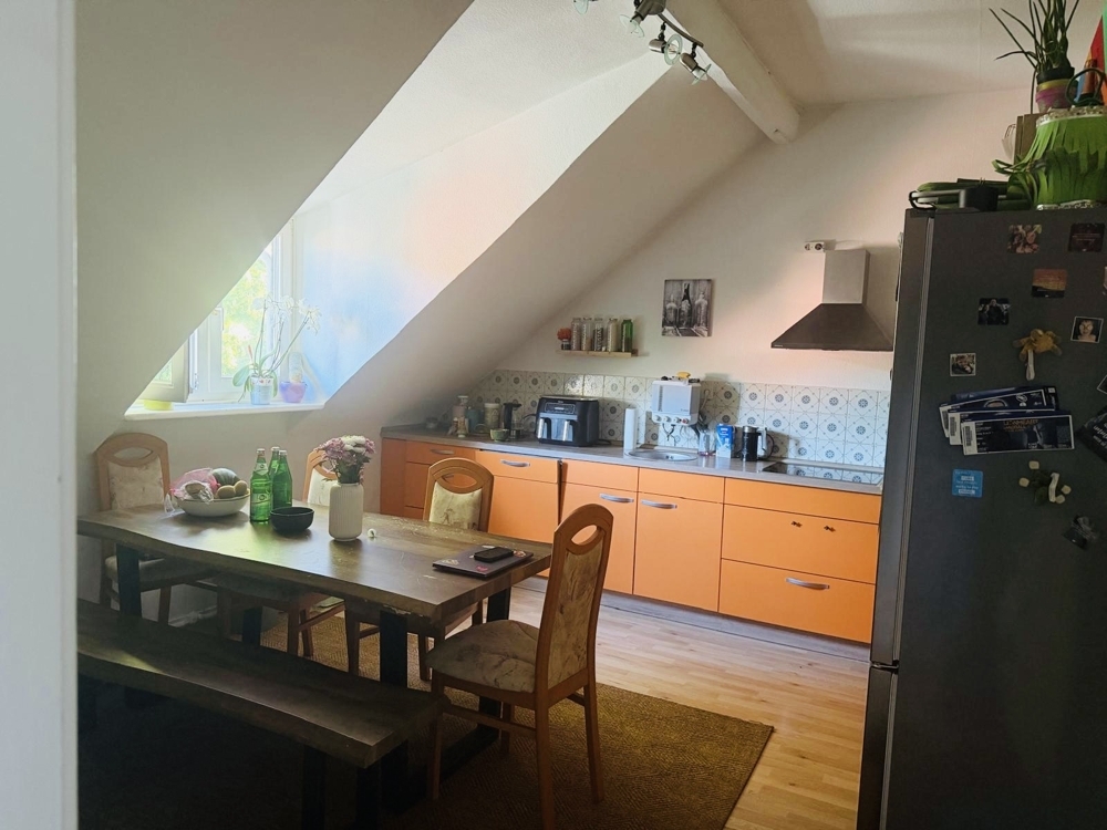 Großzügige Dachgeschoss-Wohnung mit viel Platz und Gartennutzung in Viersen-Dülken... - Photo 2