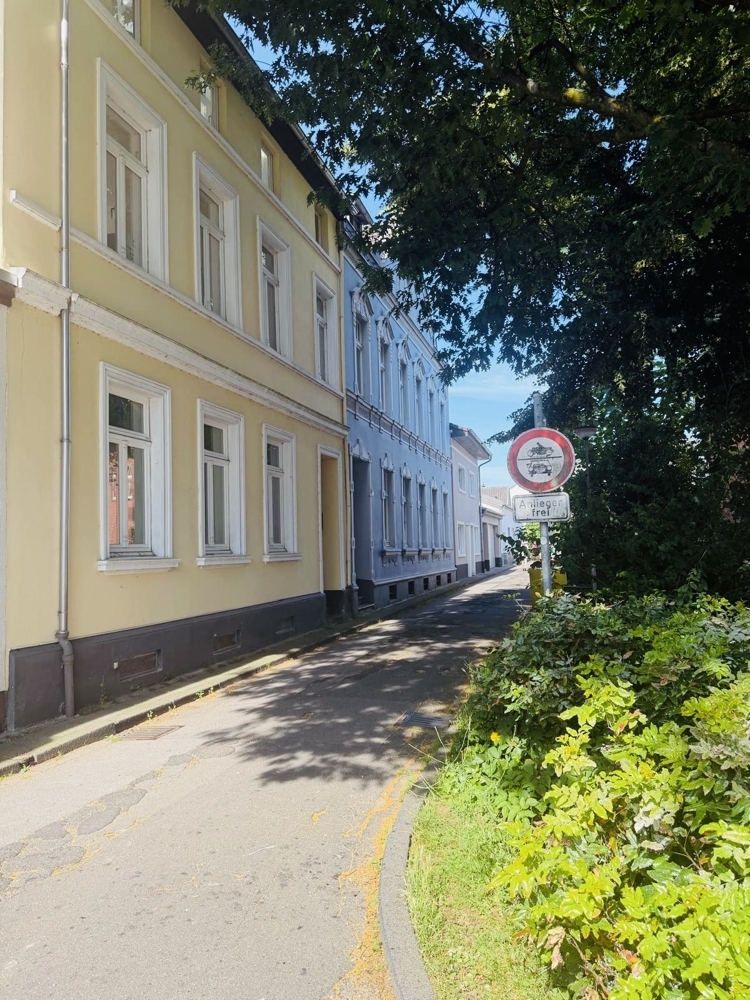 Großzügige Dachgeschoss-Wohnung mit viel Platz und Gartennutzung in Viersen-Dülken... - Photo 4