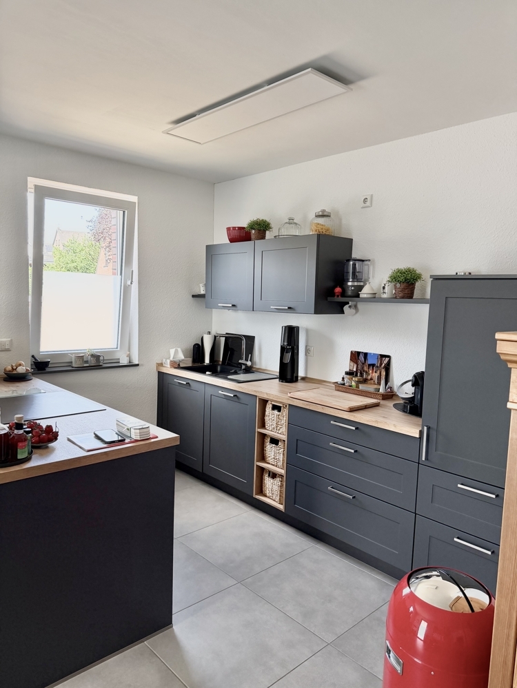 Helle 2-Zimmer-Wohnung + 2 Balkone + Aufzug + PKW-Stellplatz... - Photo 3