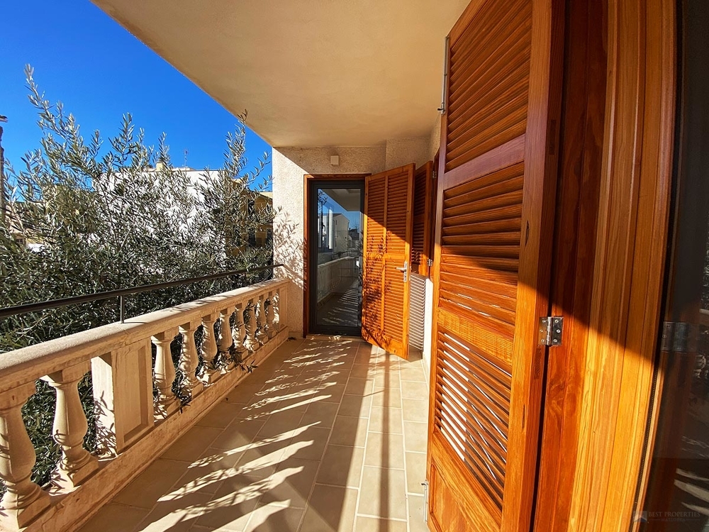 kitchen and bedroom access this terrace