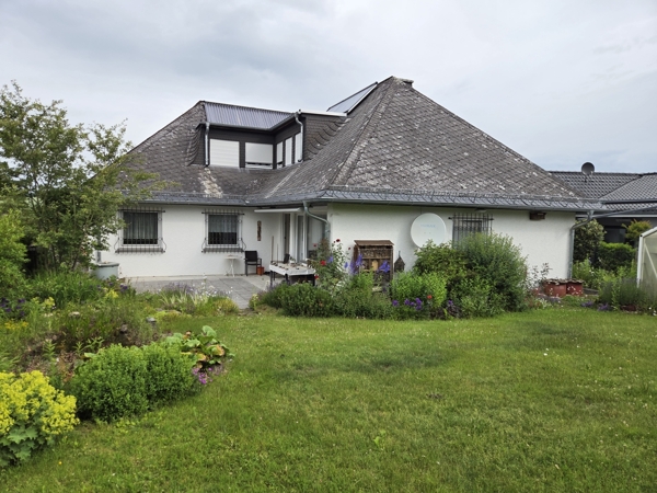 Hausansicht Garten