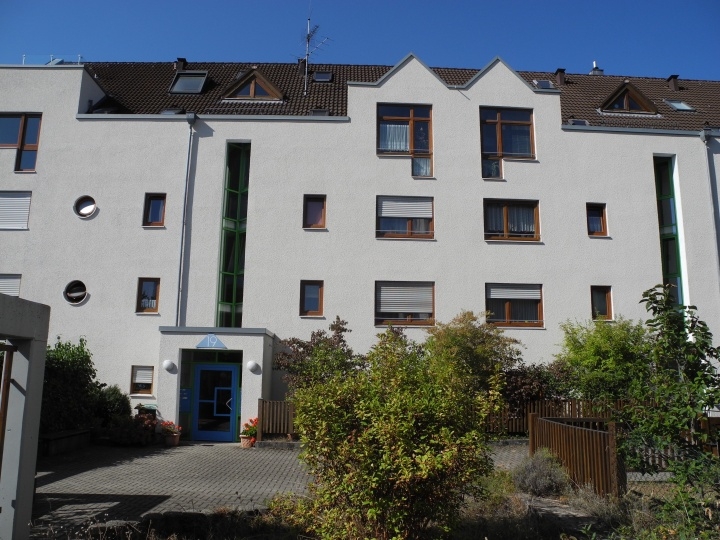 Charmante Singlewohnung mit Balkon  und Blick ins Grüne. Eigentum ist Eigentum - Ihre Chance!