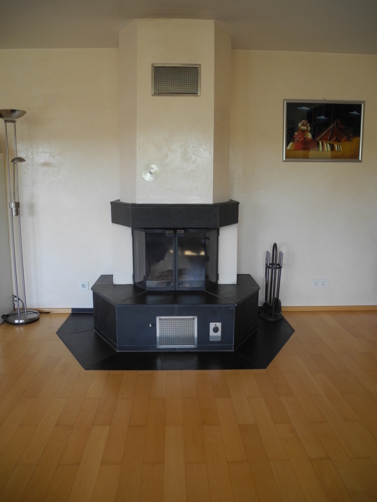 Dieses grosszügige Reiheneckhaus mit weitläufigem Garten lässt keine Wünsche offen.