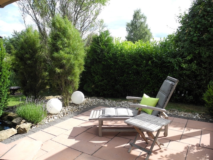 Wunderschönes, charmantes Einfamilienhaus mit herrlichem Garten und zwei Terrassen in sonniger Lage