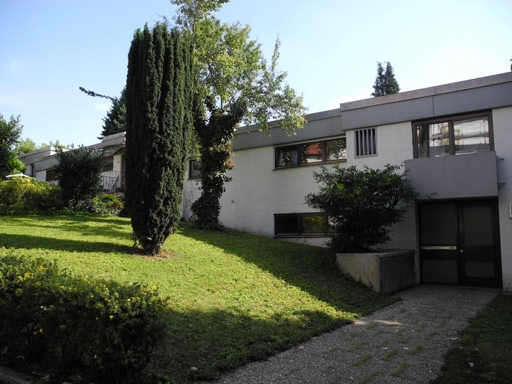 Ein wahres Schmuckstück auf einem idyllischen, sonnigen Grundstück in charmanter Umgebung. Ein Traum